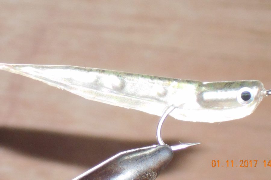 Gummy minnow pearl natural fly