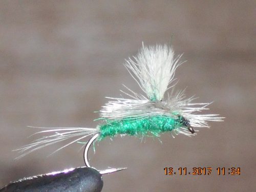 Parachute splitwing green drake fly