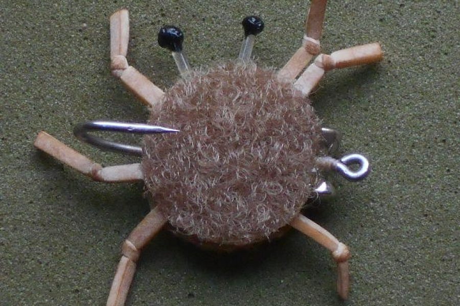 Velcro Crab Rubber Legs Beige Fly